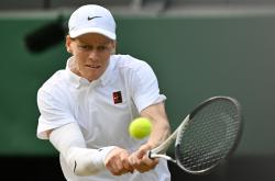 英雄联盟总决赛时间-戴维斯杯鏖战温网，辛纳刷新纪录