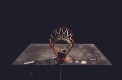 英雄联盟总决赛赛程-绿茵神迹，伊布一箭射落三狮，喀麦隆铁索横江定乾坤