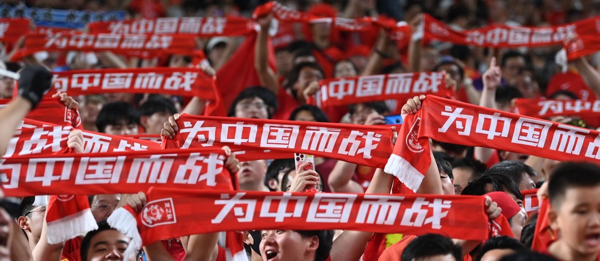 国内球队在大赛中奋勇拼搏，誓言夺冠