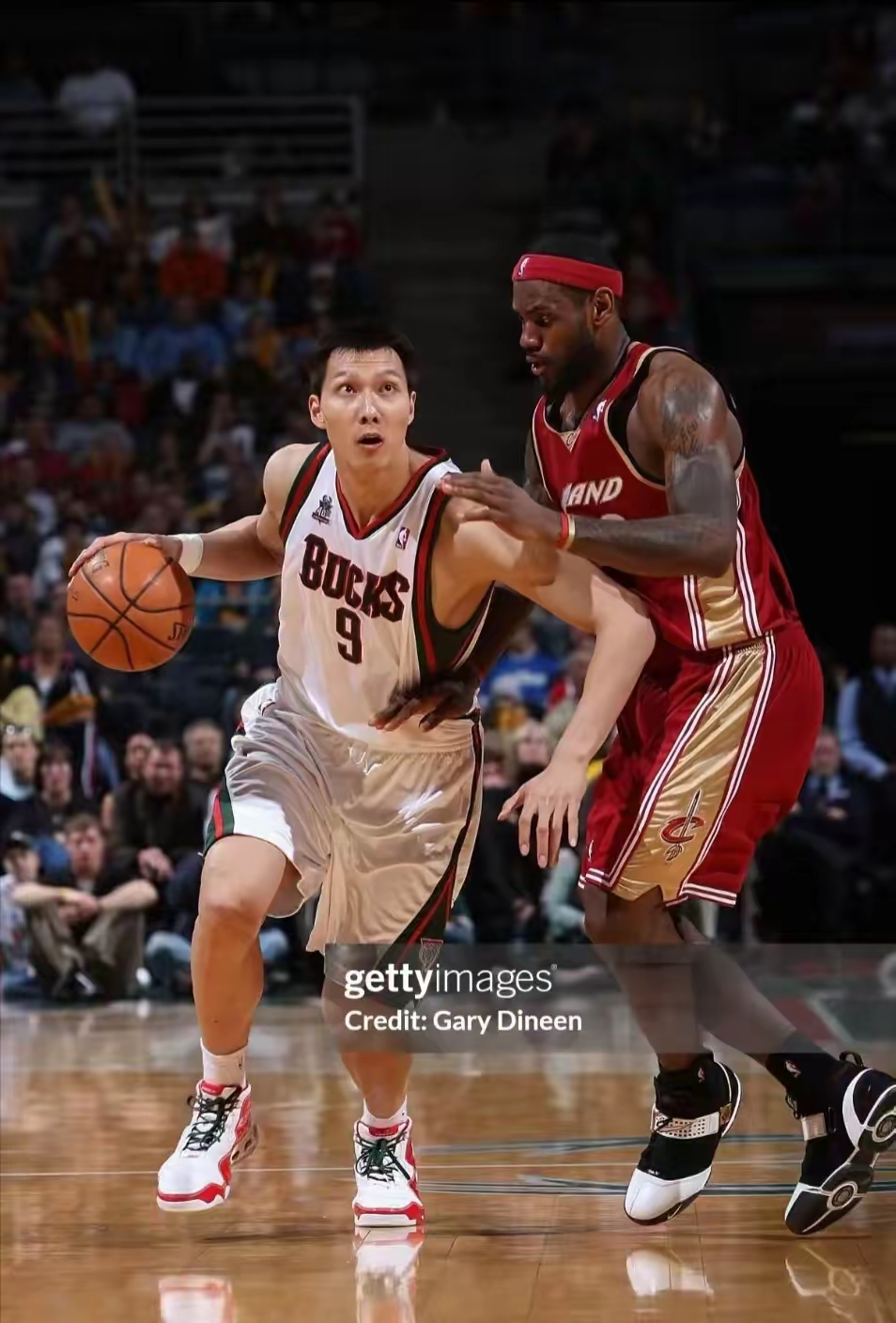 辽宁队轻取湖人，易建联关键制胜