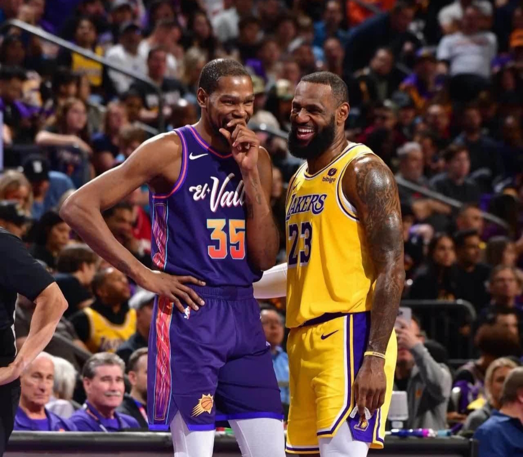 四川队横扫湖人，杜兰特高光表现