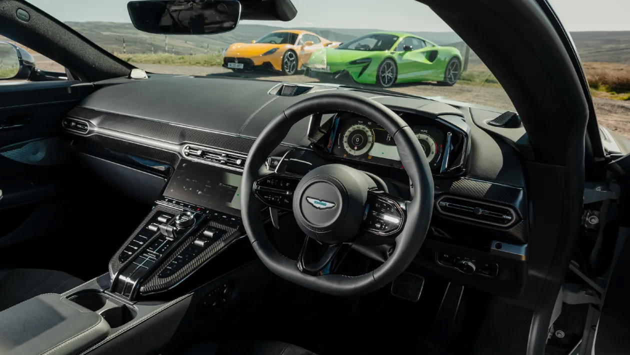 迈凯伦完胜阿斯顿马丁,皮亚斯特里状态火热 迈凯伦完胜阿斯顿马丁,皮亚斯特里状态火热