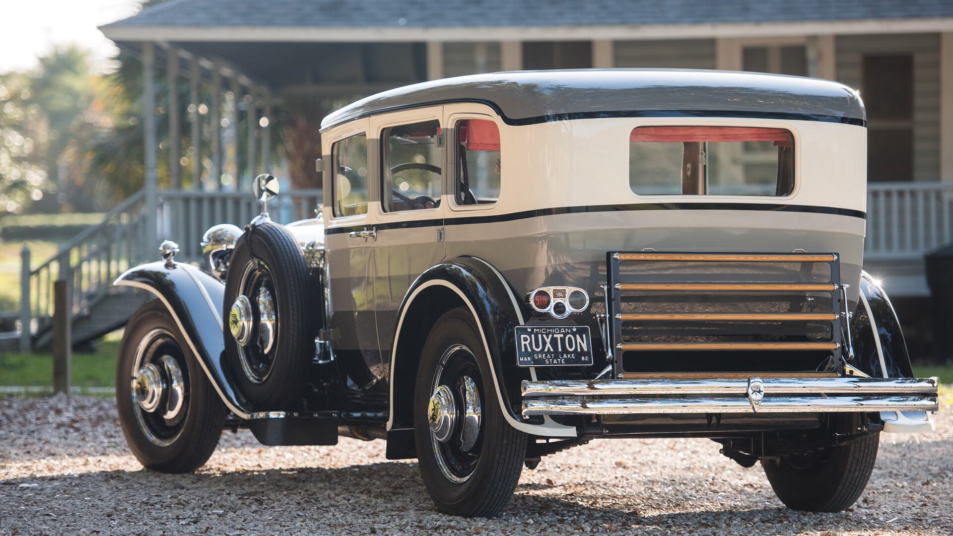 穿越时空的宿敌对决，当浓眉在终场前0.4秒化身开拓者关键先生