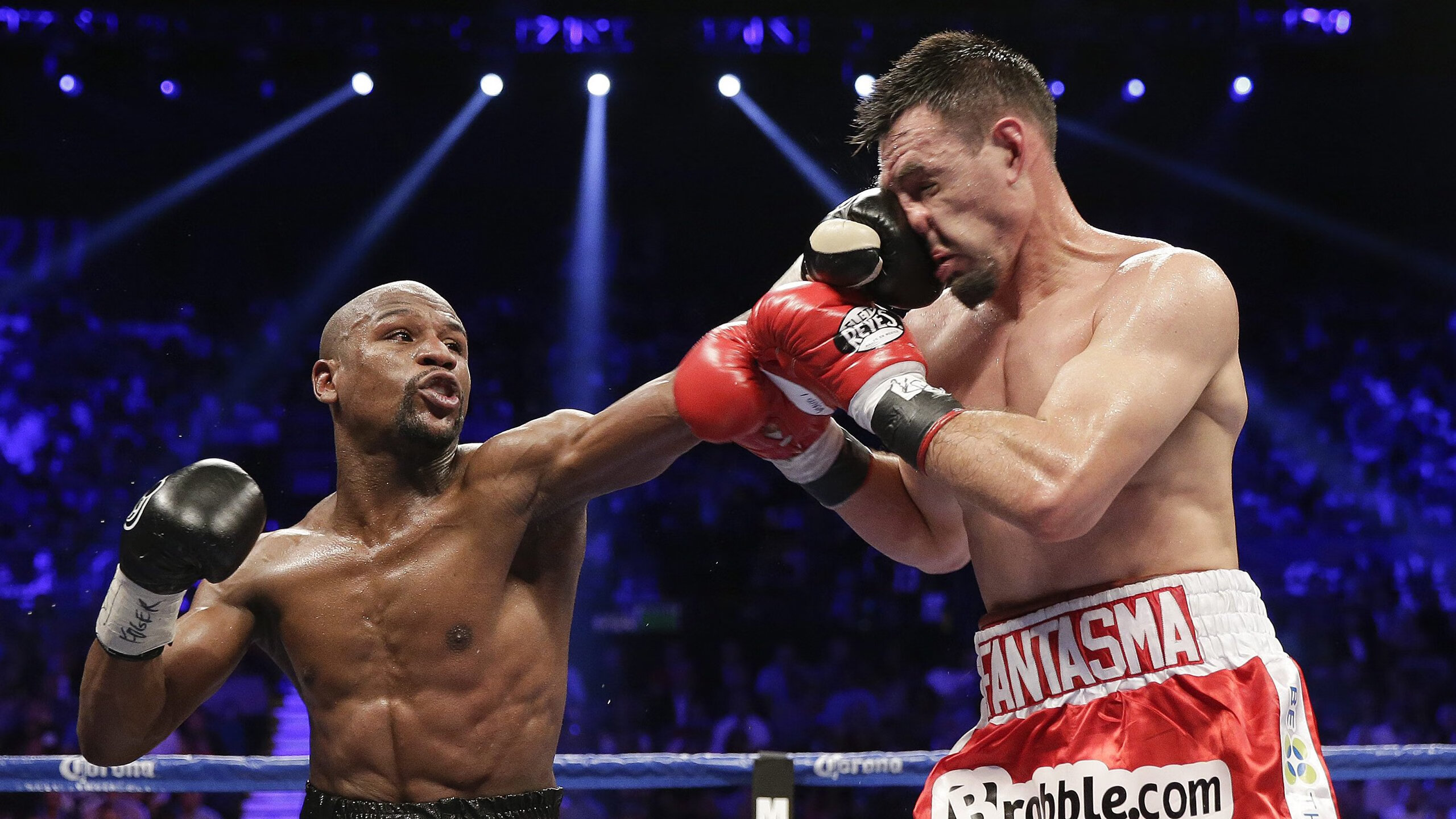 东方已晓，当卡拉斯科跃过历史时，整个潘帕斯正在转身