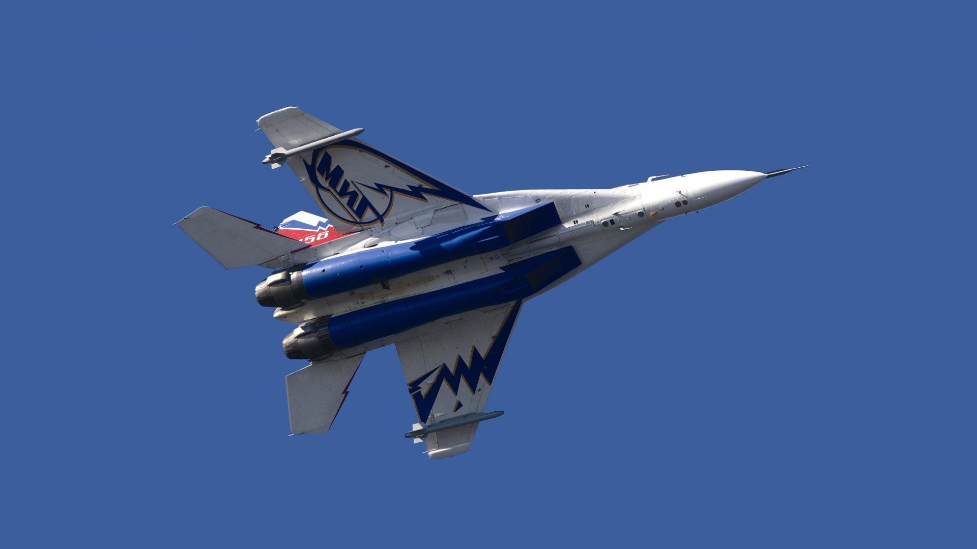 破茧与传承，当锡安撞碎质疑，马刺以老派智慧掀翻巨头